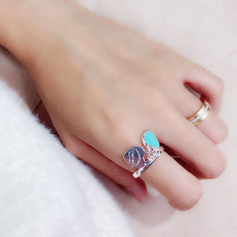 18K T Round & Heart Tag Ring