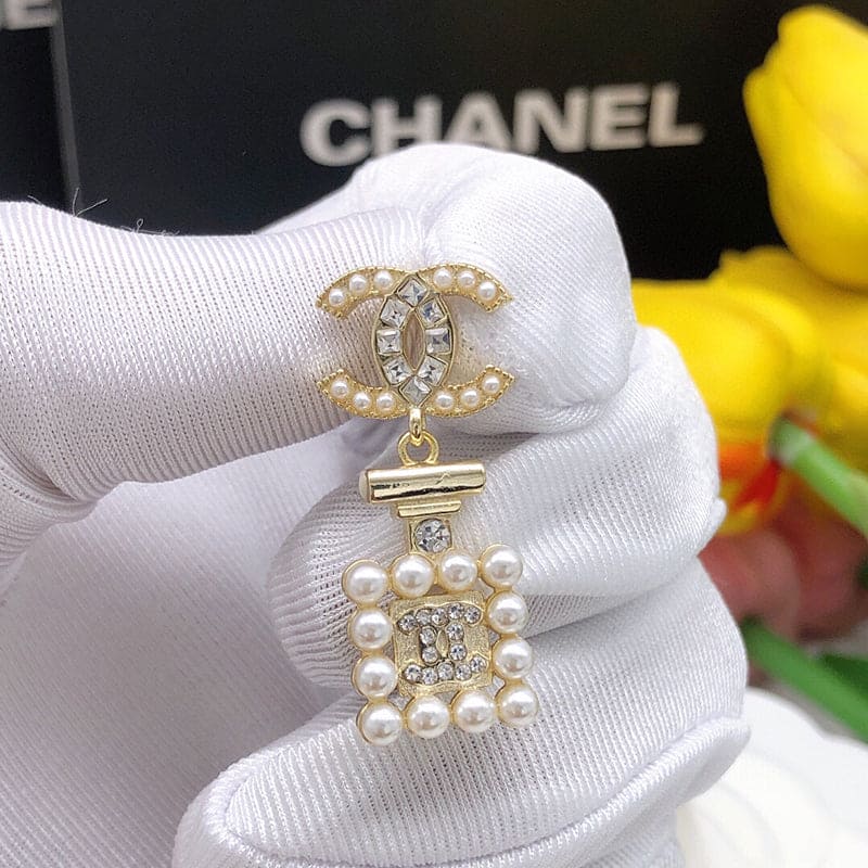 18K CC Pearl Shape Earrings