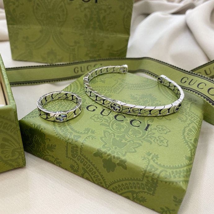 GG Interlocking G Wide Ring