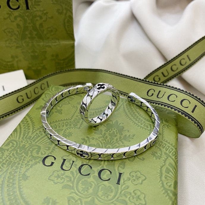 GG Interlocking G Wide Ring