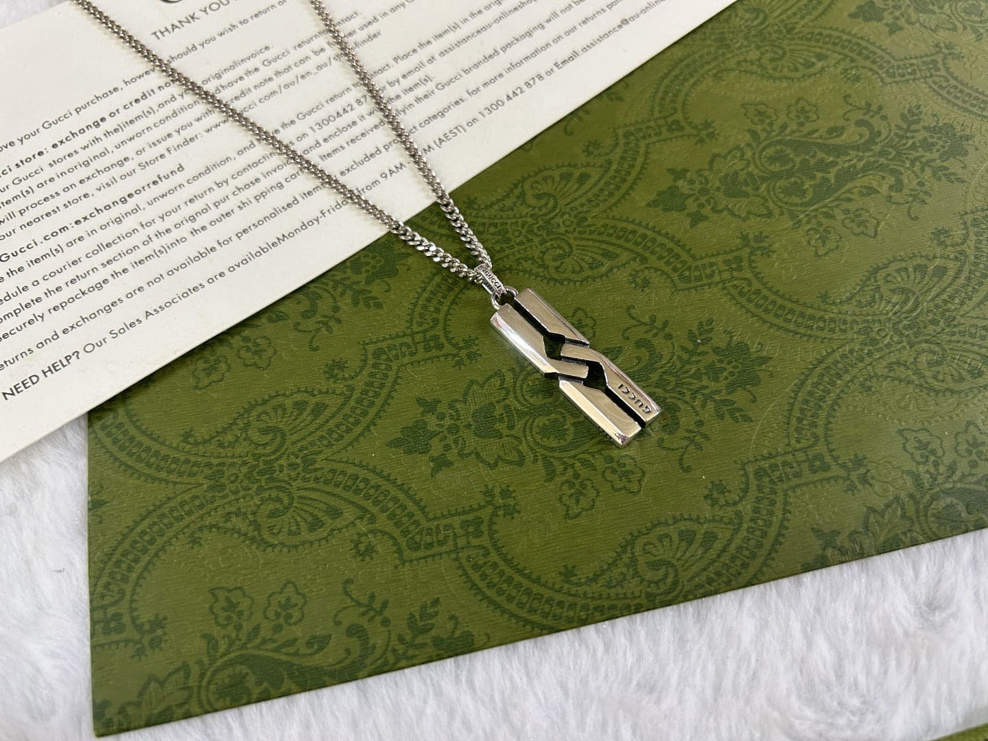 GG Knot Pendant Necklace