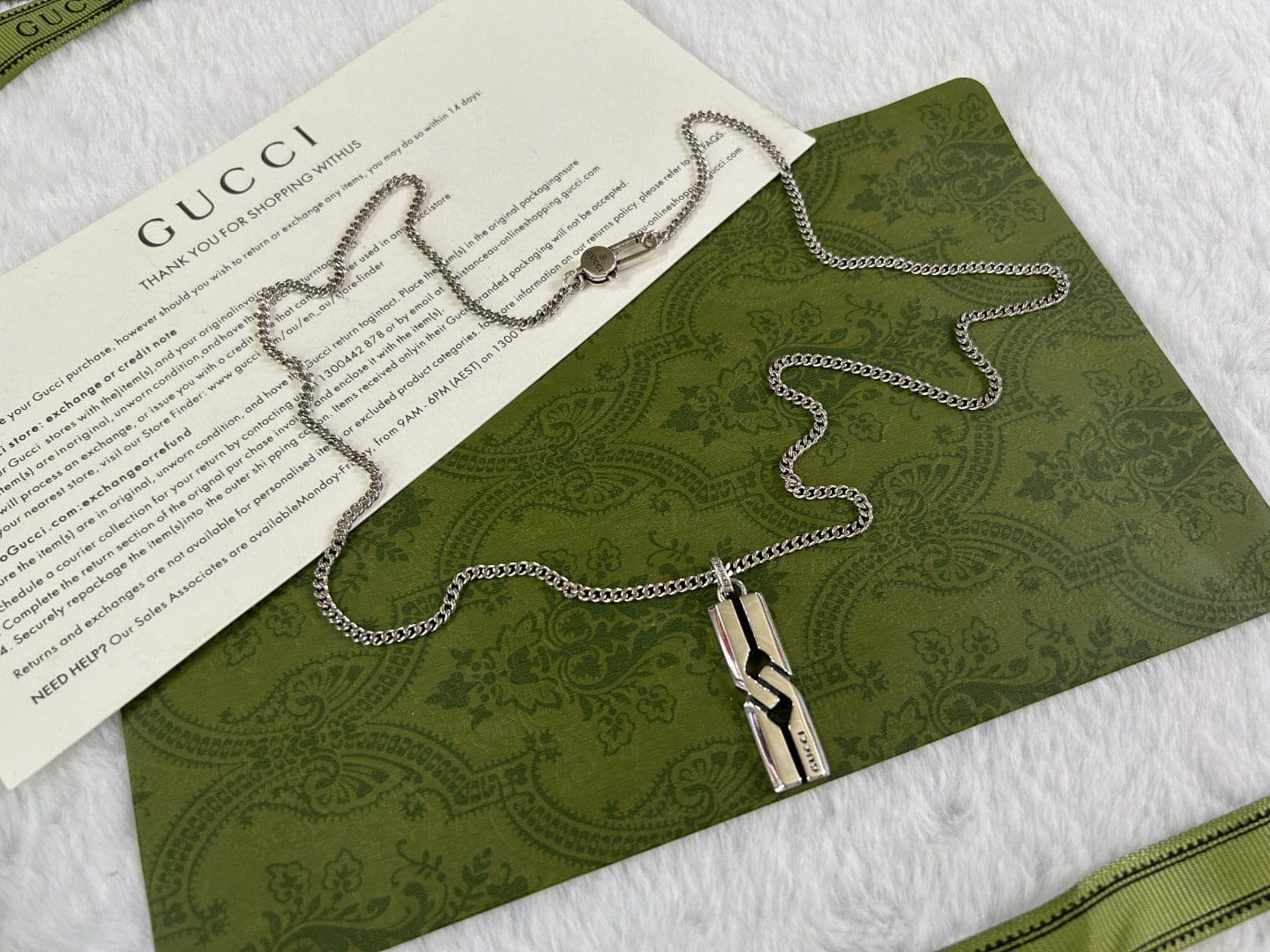 GG Knot Pendant Necklace