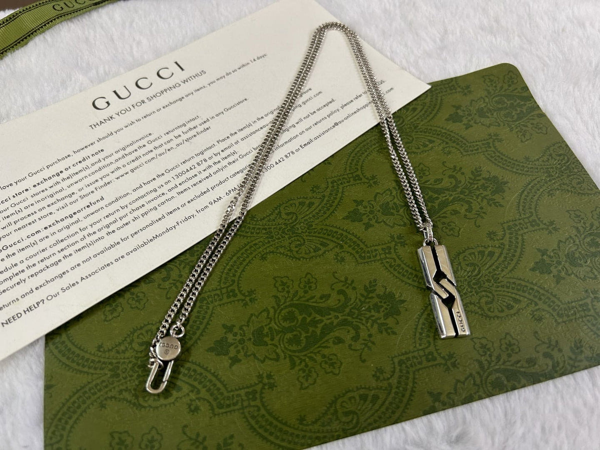 GG Knot Pendant Necklace