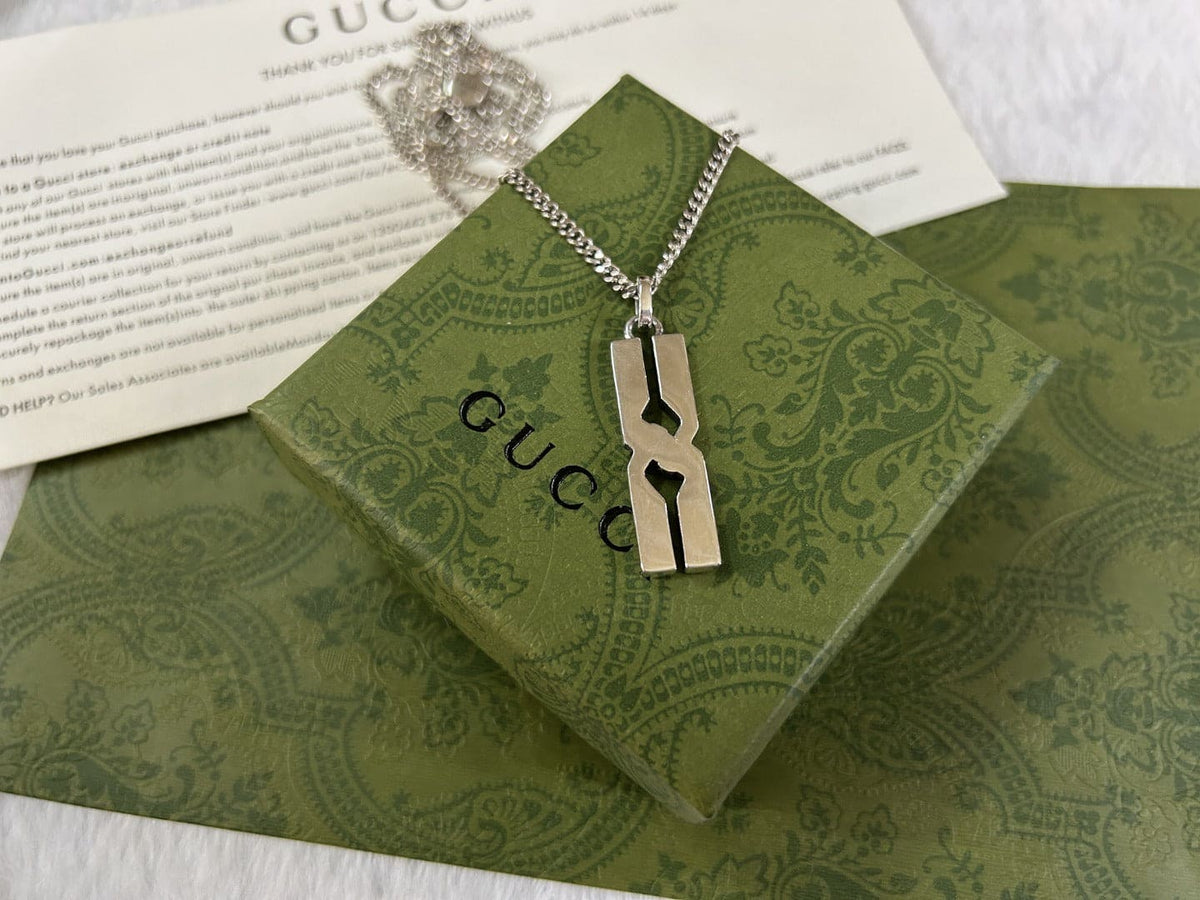 GG Knot Pendant Necklace