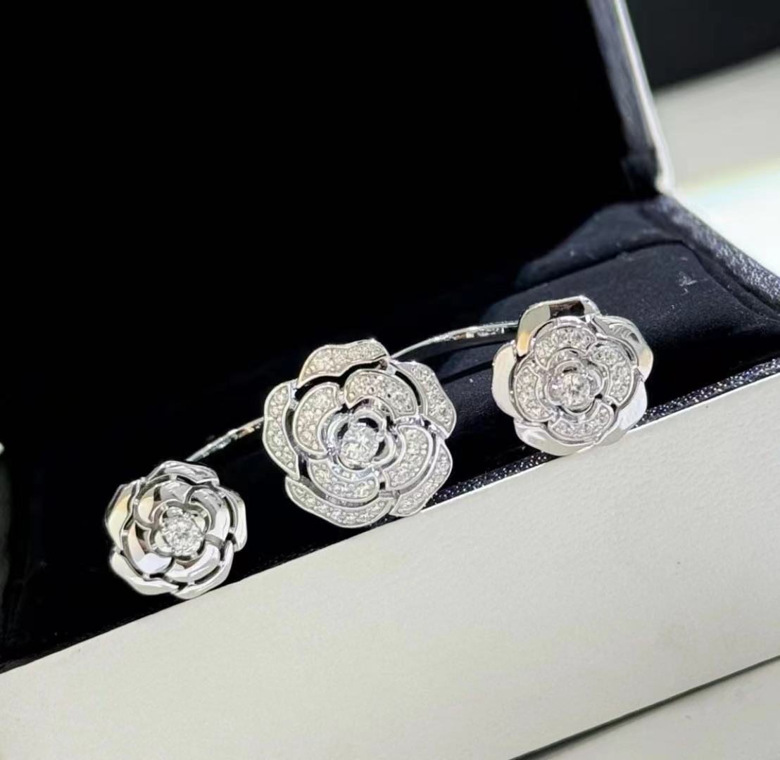 18K CC Extrait De Cam¡§|lia Transformable Ring