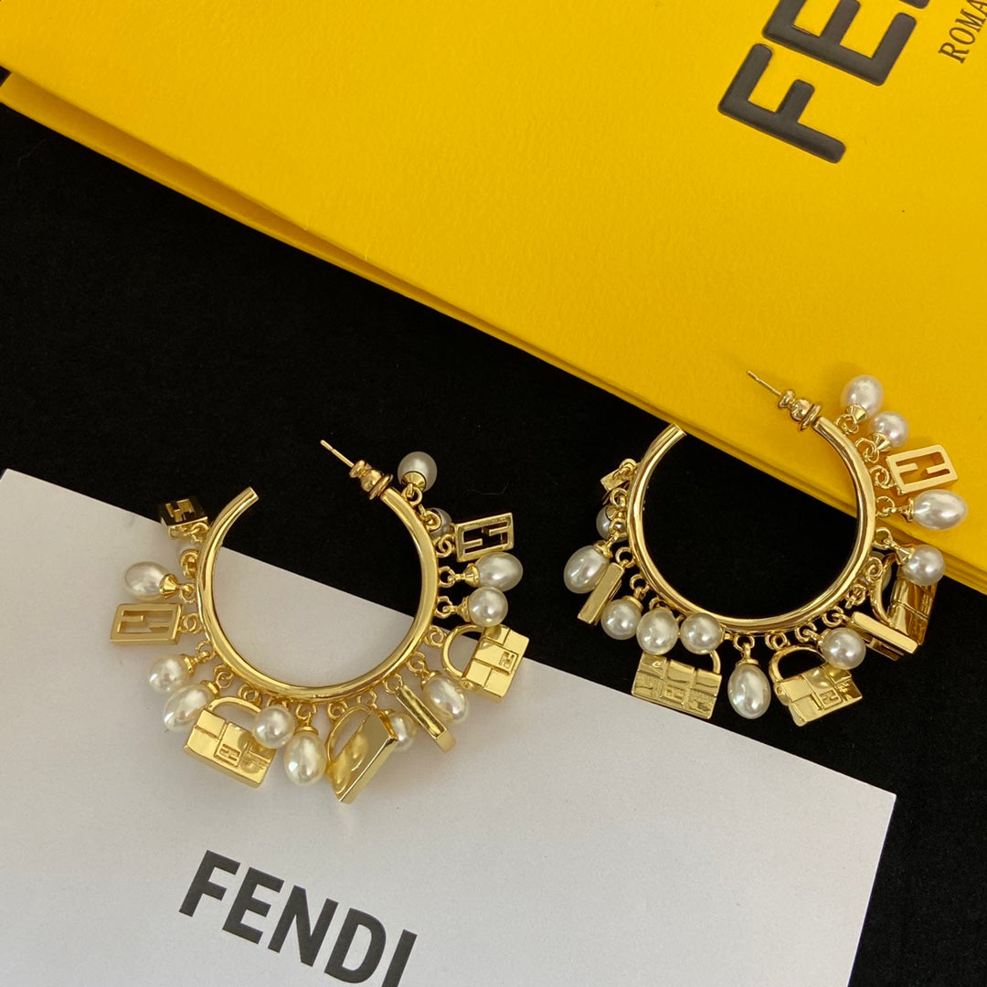 18K F Pearls Earrings