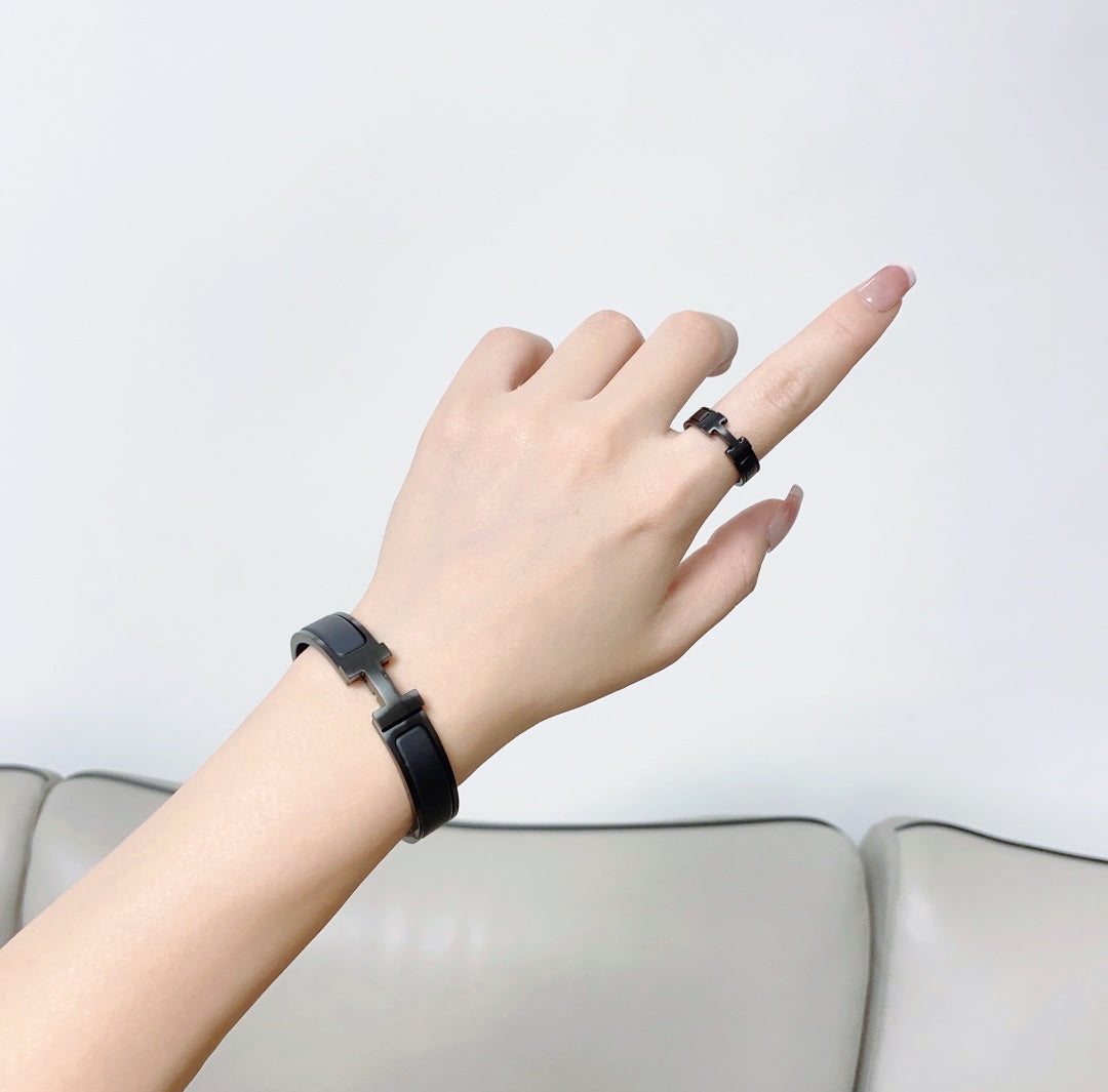 18K Clic HH So Black Ring