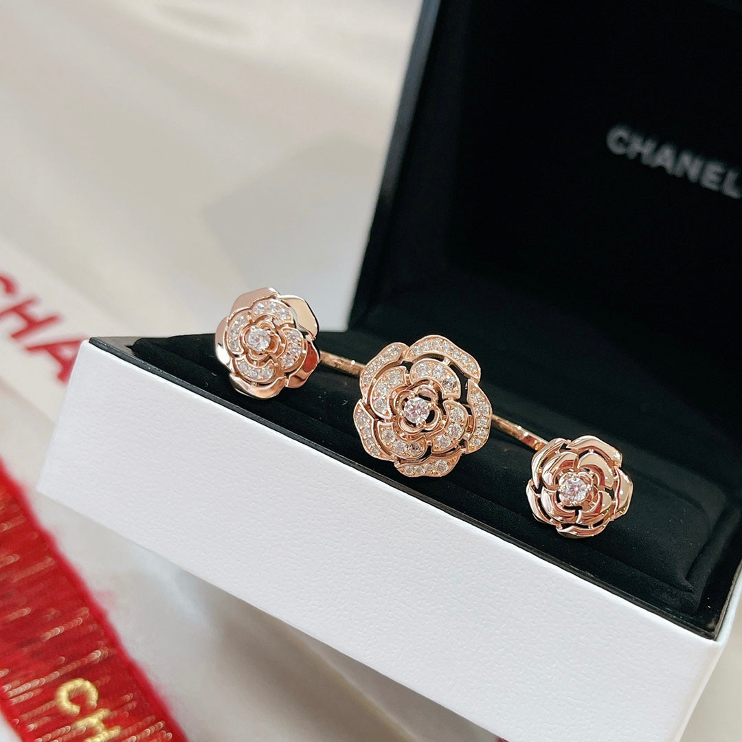 18K CC Extrait De Cam¡§|lia Transformable Ring