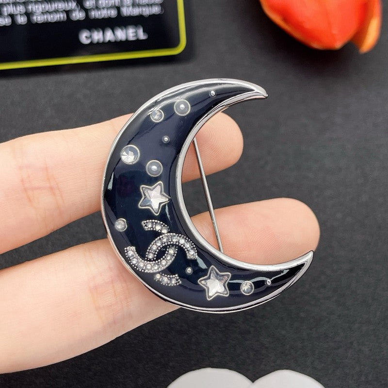 18K CC Moon Gold Brooch