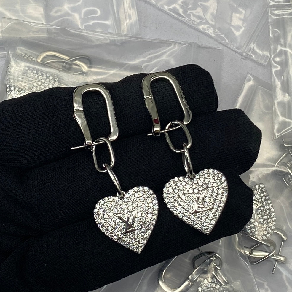 18K Louis Diamond Heart Earrings