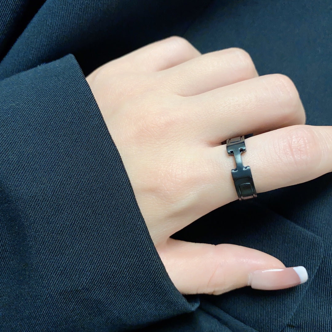 18K Clic HH So Black Ring