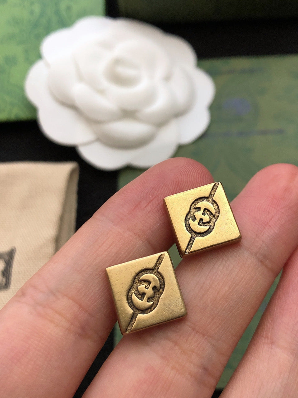 18K GG Cube Earrings