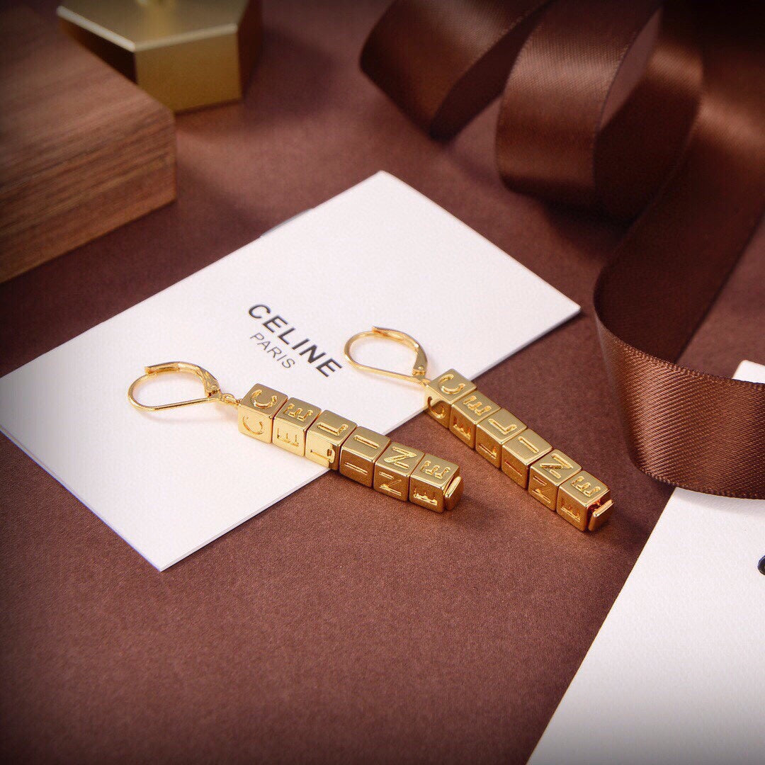 18K Triomphe Script Cube Earrings