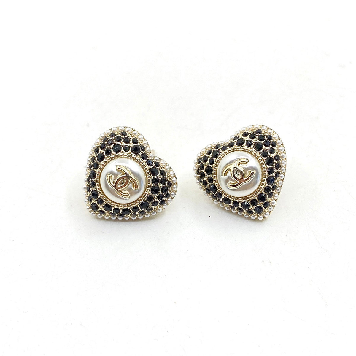 18K CHANEL CC Heart Crystals Earrings