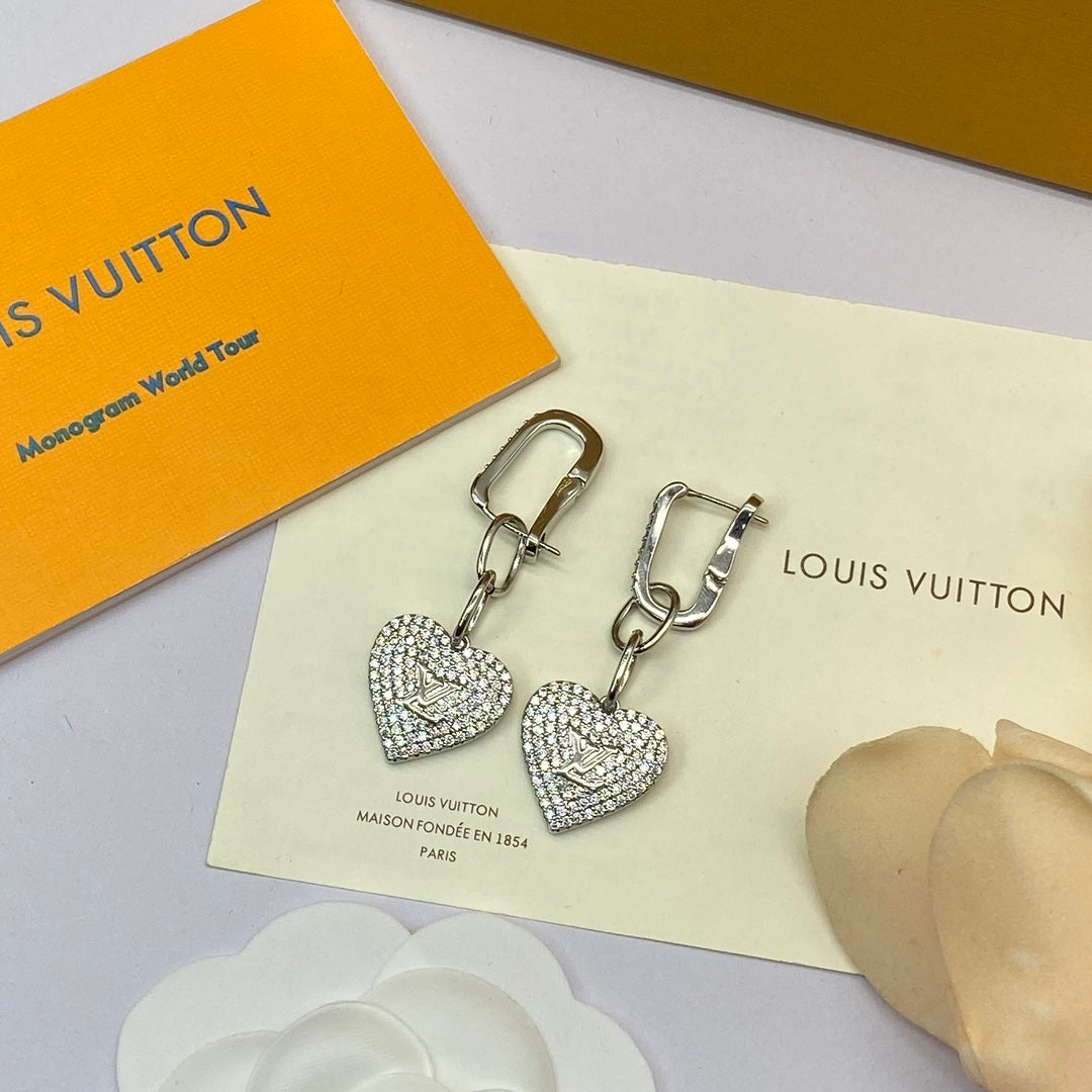 18K Louis Diamond Heart Earrings