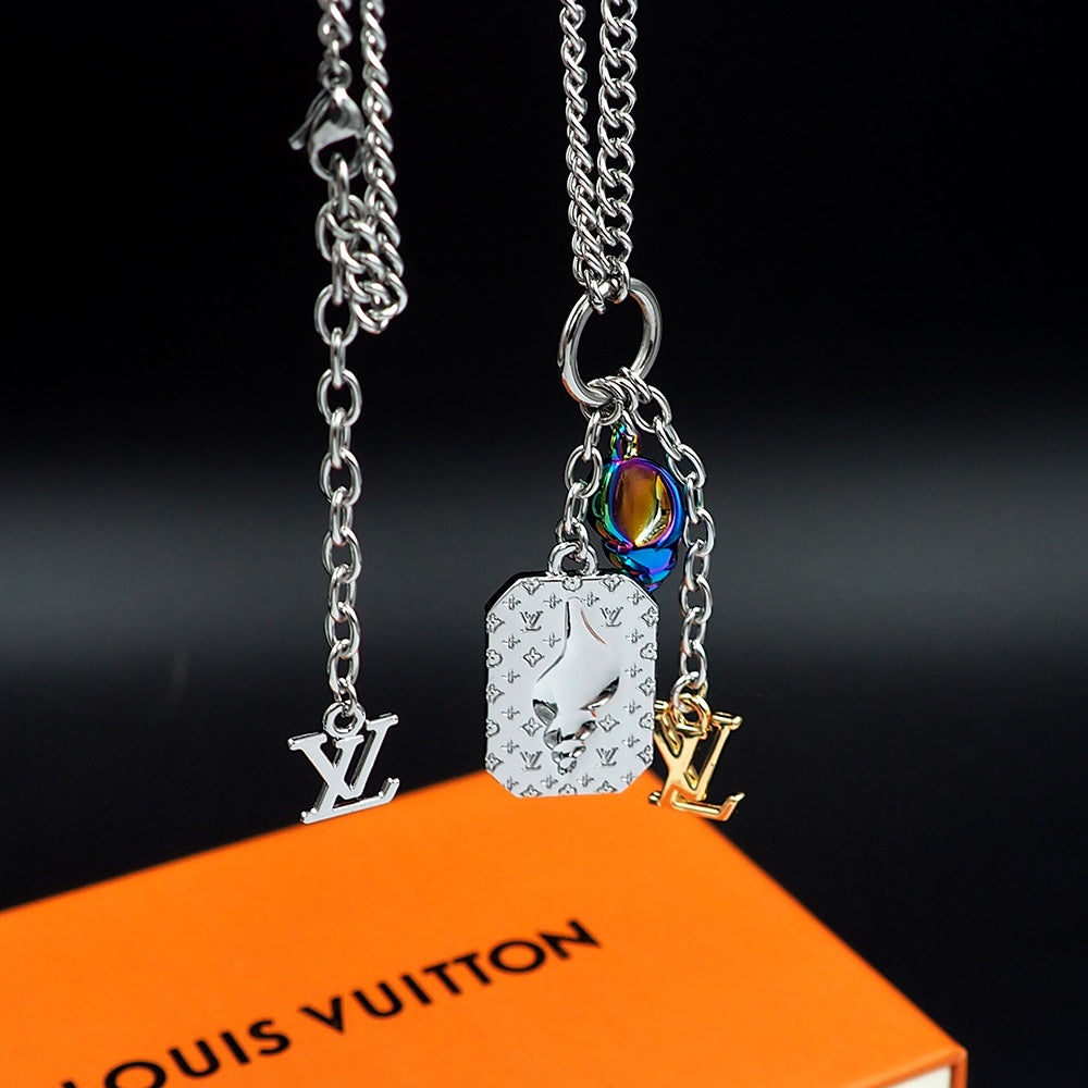 18K Louis Shell Necklace