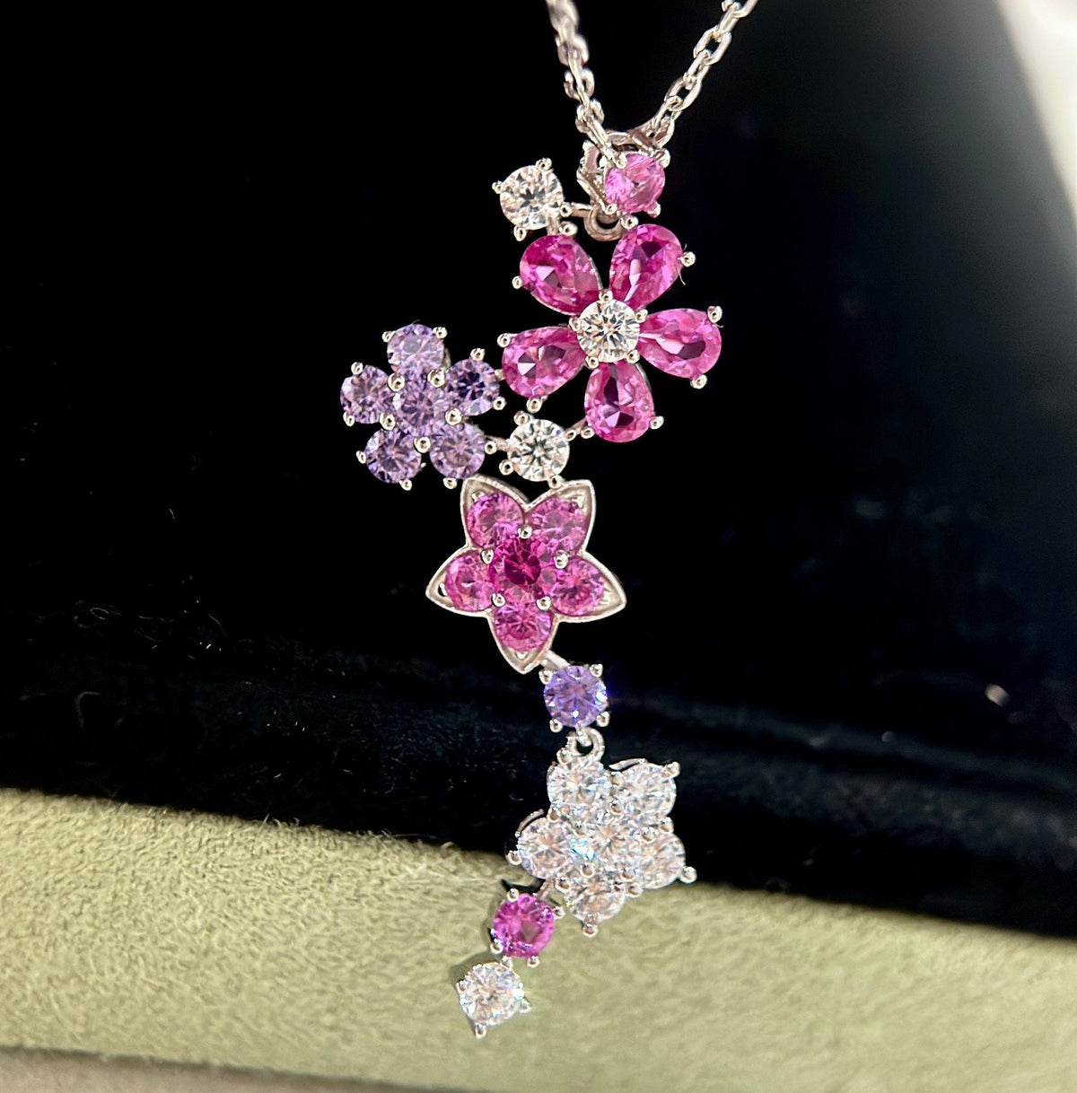 18K Folie Des Pr¡§|s Pendant Necklace