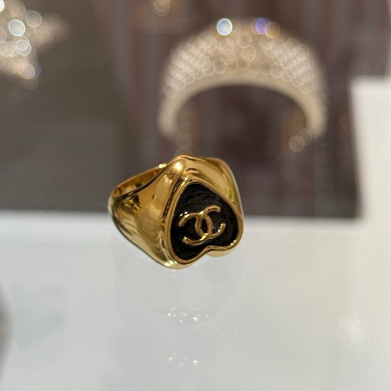 18K CC Black Gold Heart Ring