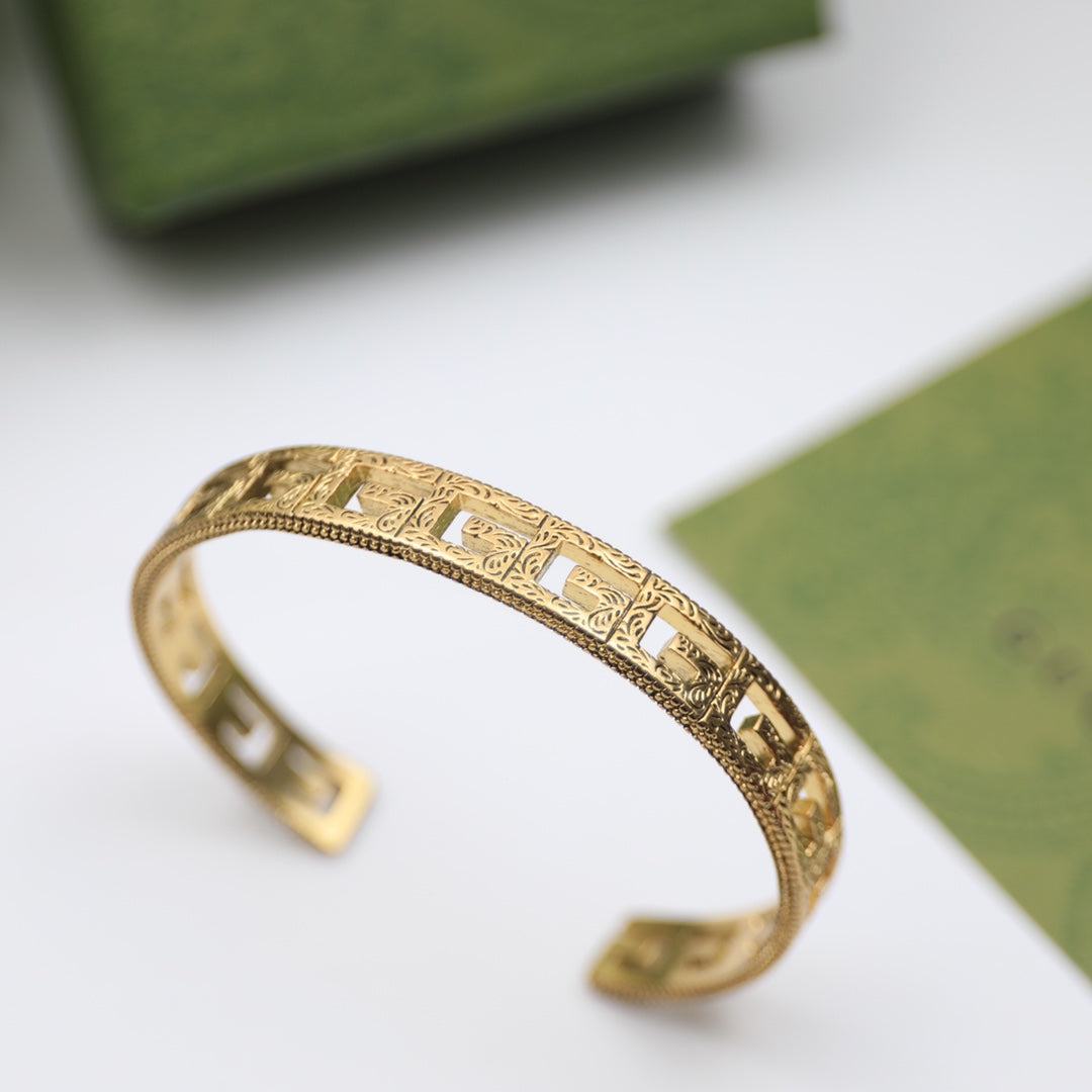 18K GG Cube Bracelet