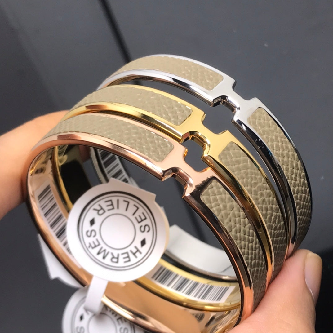 18K Olympe ¡§|toupe H Bracelet
