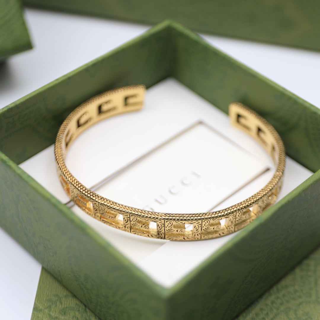 18K GG Cube Bracelet