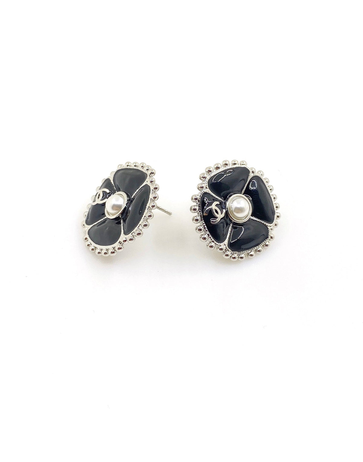 18K CC Black Pearl Clover Earrings