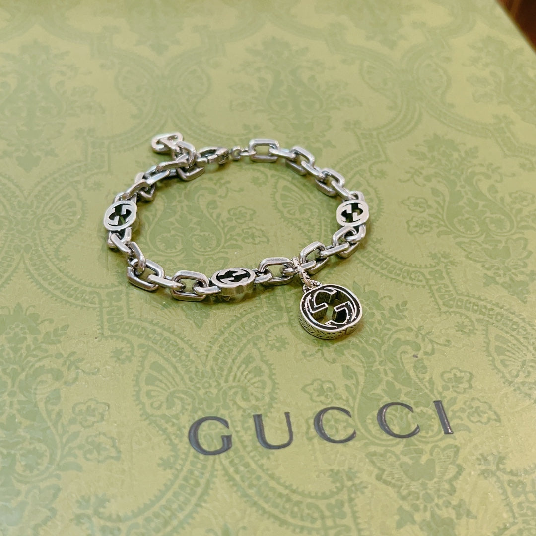 GG Interlocking G Pendant Bracelet