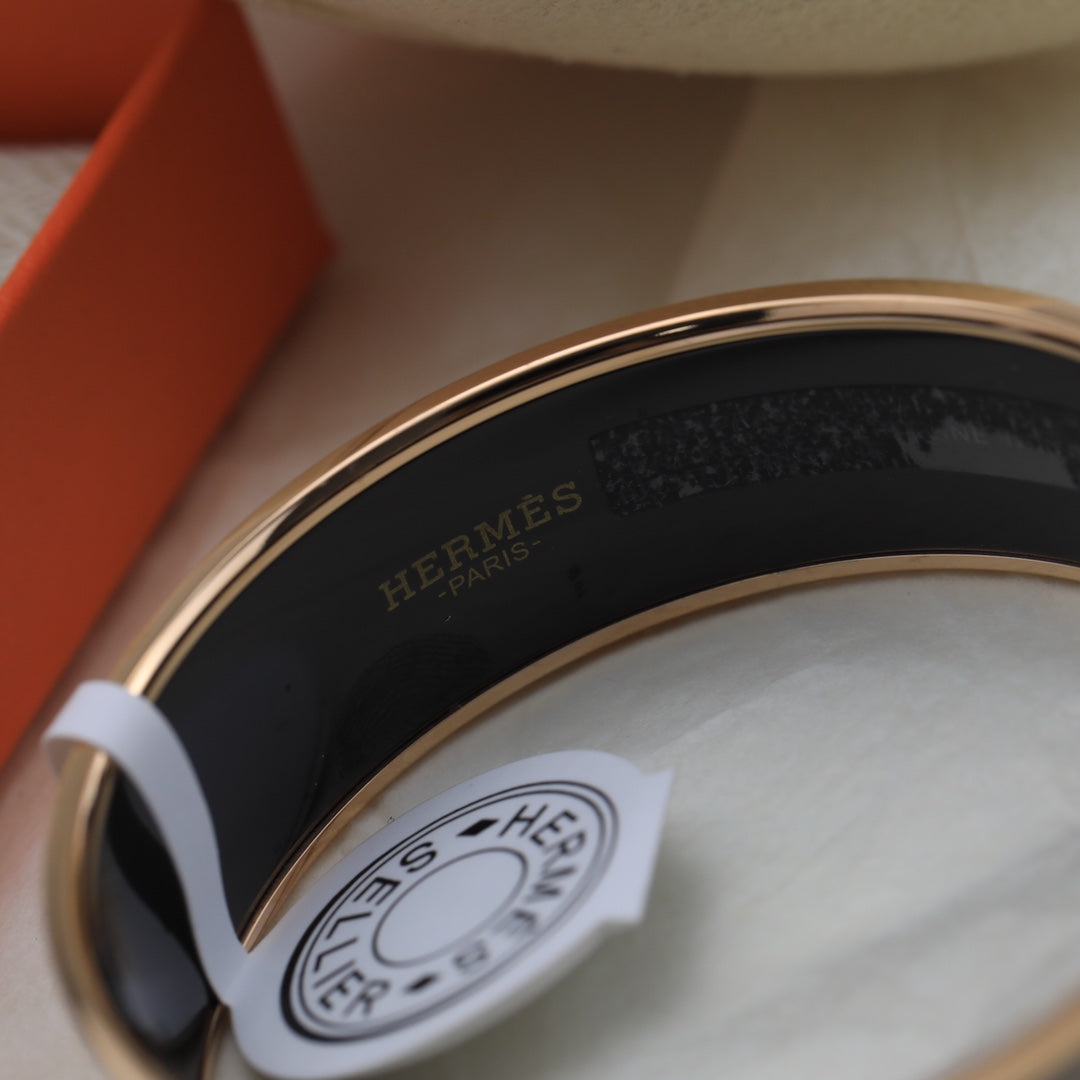 18K Enamel Cal¡§¡§che Wide Bangle H Bracelet