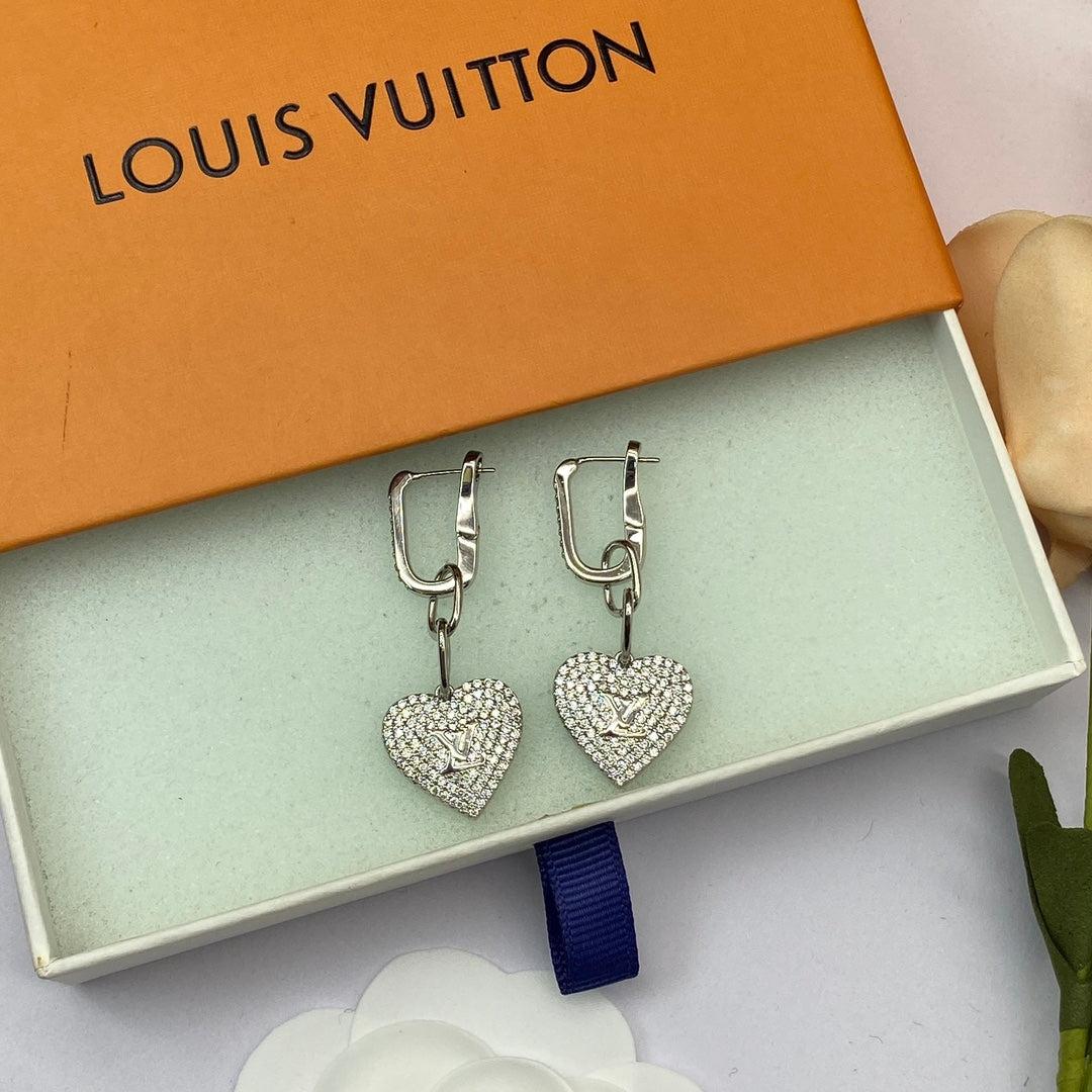 18K Louis Diamond Heart Earrings