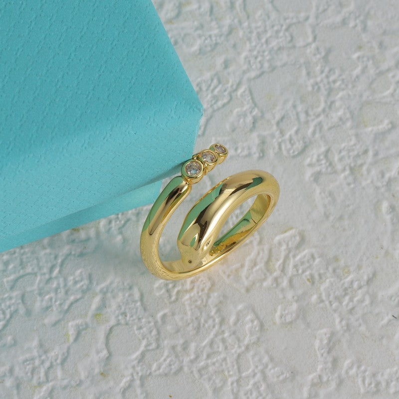 18K T Diamond Ring