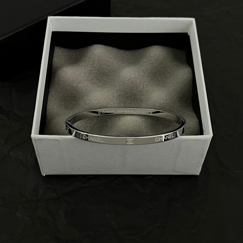 18K CC Gold Vintage Bracelet