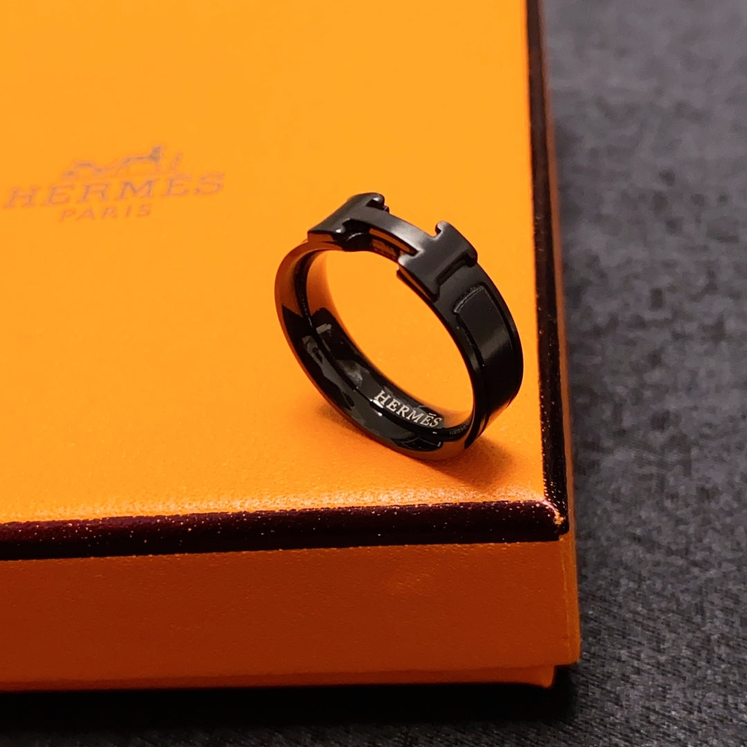 18K Clic HH So Black Ring
