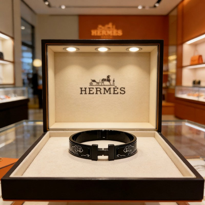 18K Clic HH Black Color Bracelet