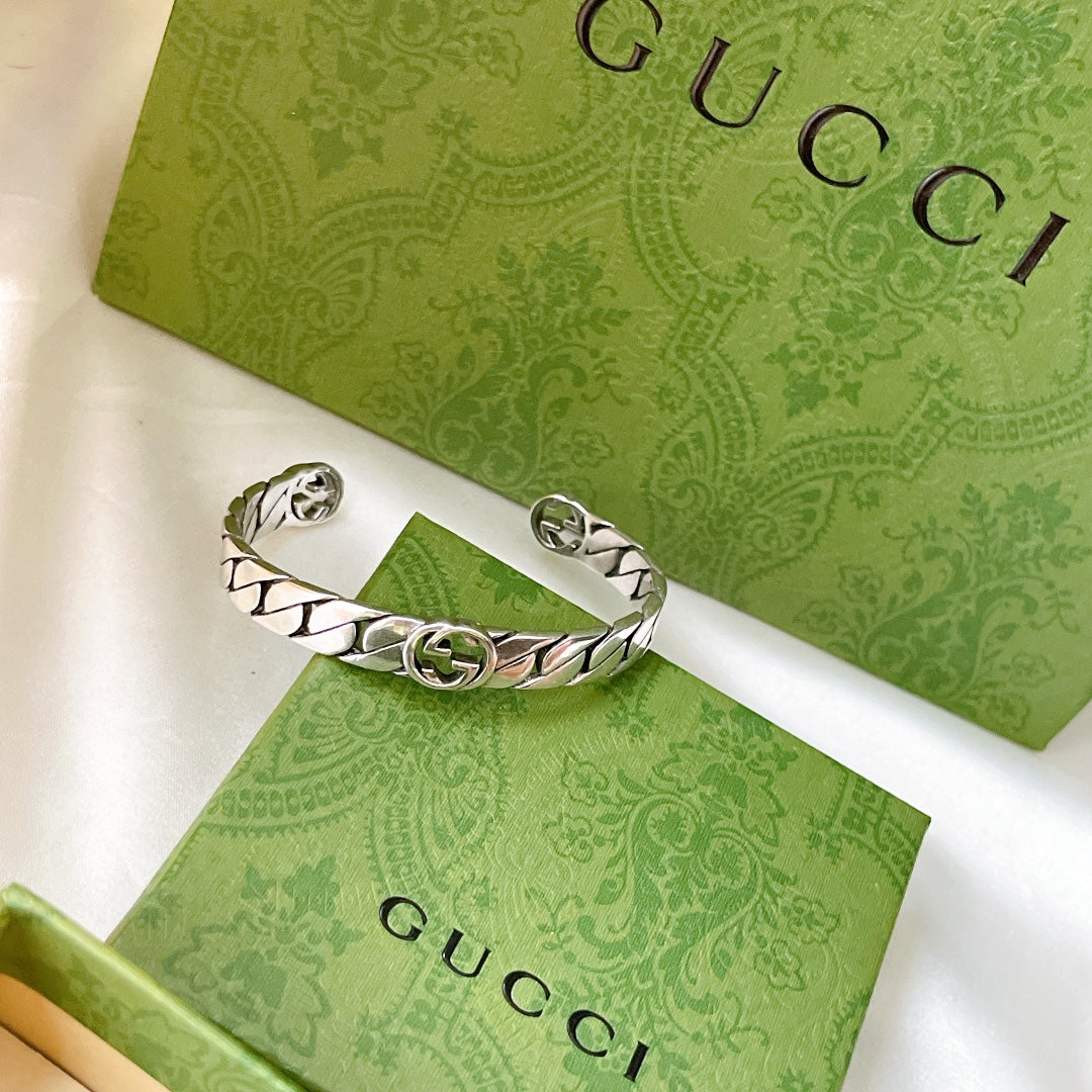 GG Interlocking G Rigid Bracelet