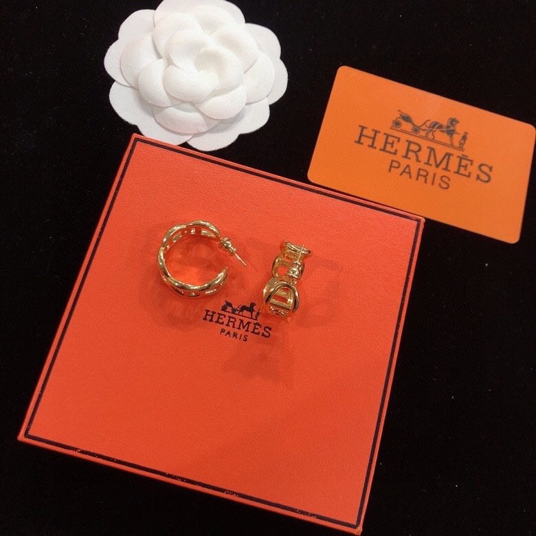 18K Chaine D'Ancre Enchainee H Earrings