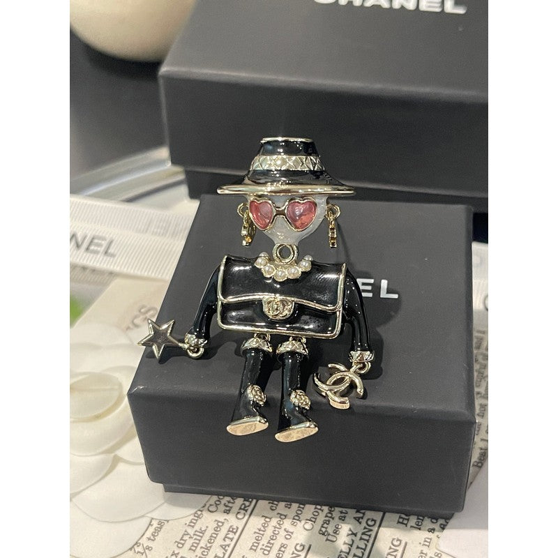 18K CC 24B Pink & Black Robot Gold Brooch