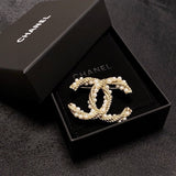 18K CC Pearl Twist Gold Brooch