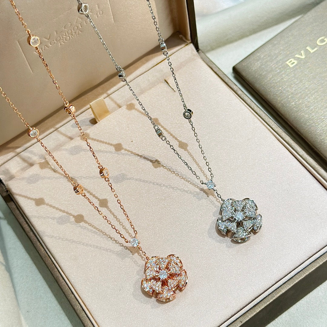 18K Divas' Dream Diamond Necklace