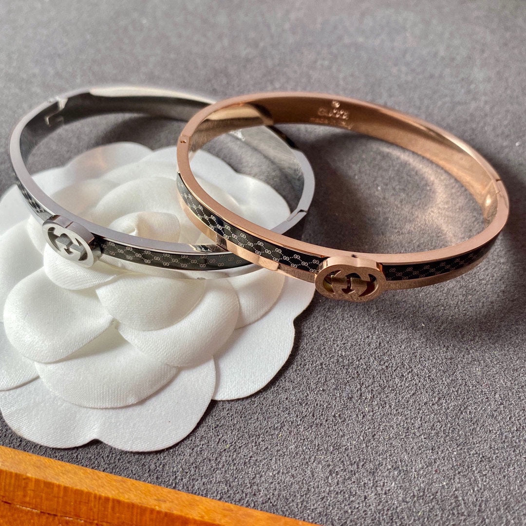 18K GG Vintage Bracelet