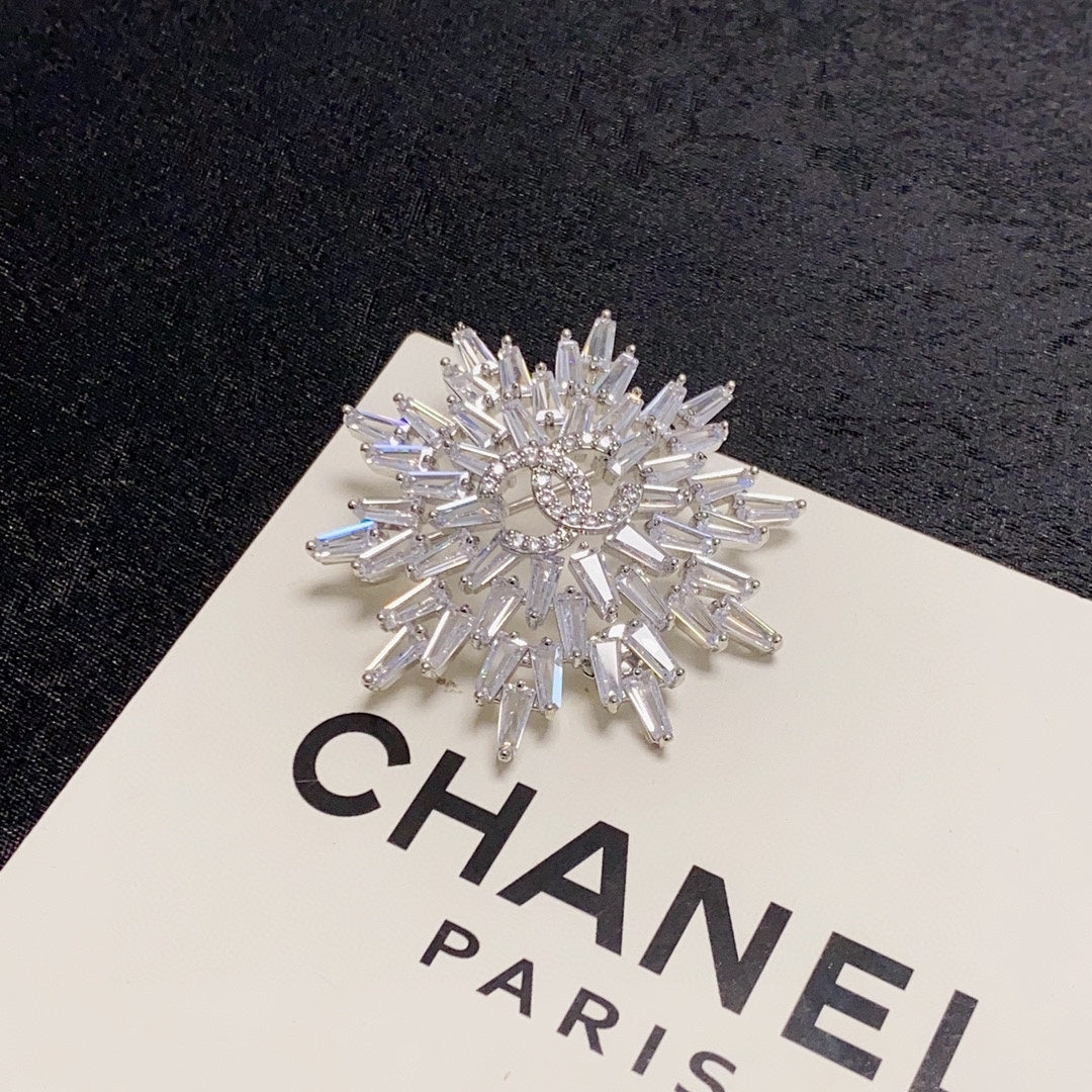 18K CC Snow Flower Brooch
