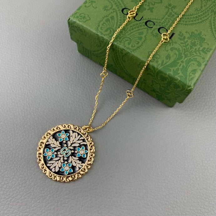 18K GG Iconic Floral Pendant Necklace