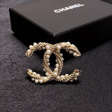 18K CC Pearl Twist Gold Brooch