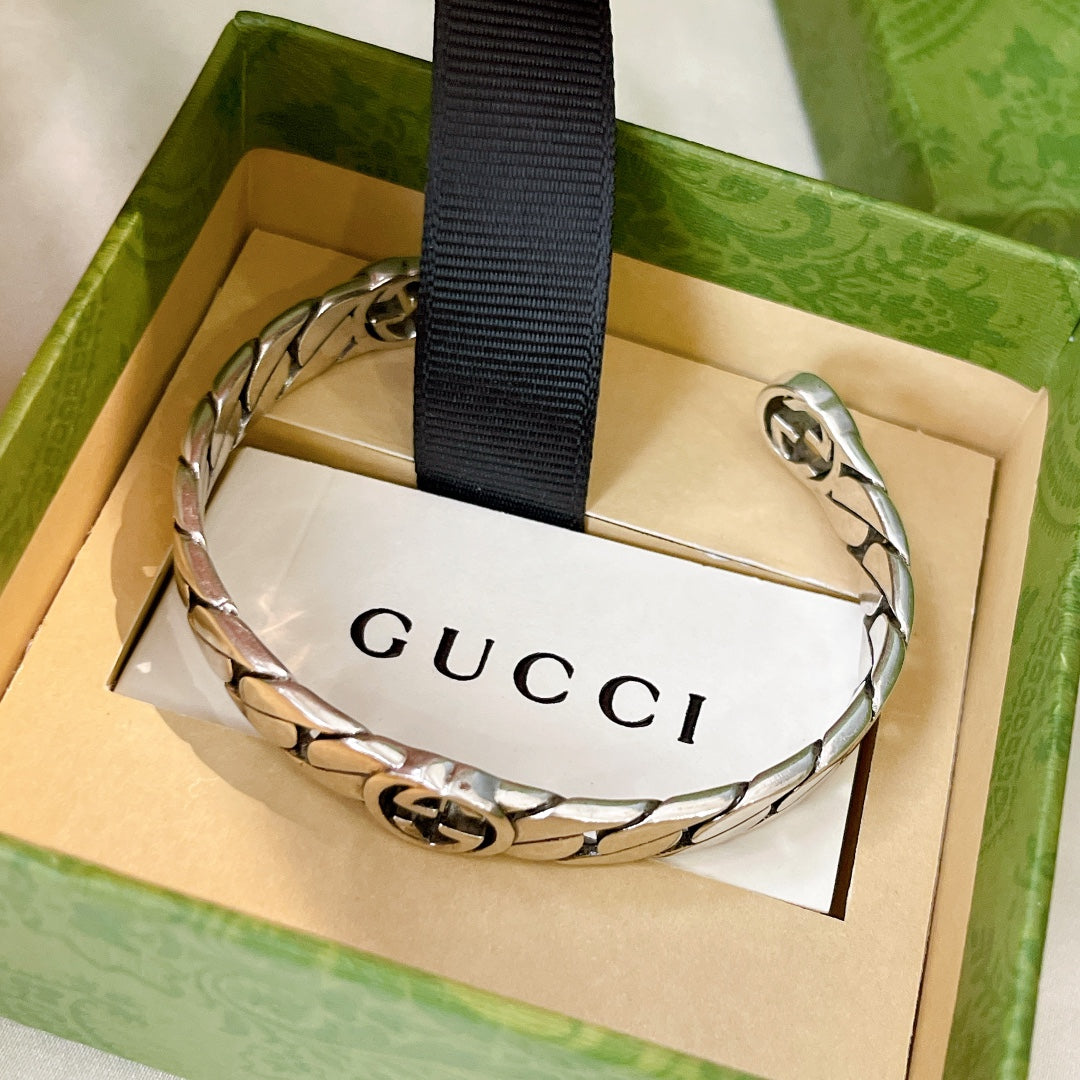 GG Interlocking G Rigid Bracelet