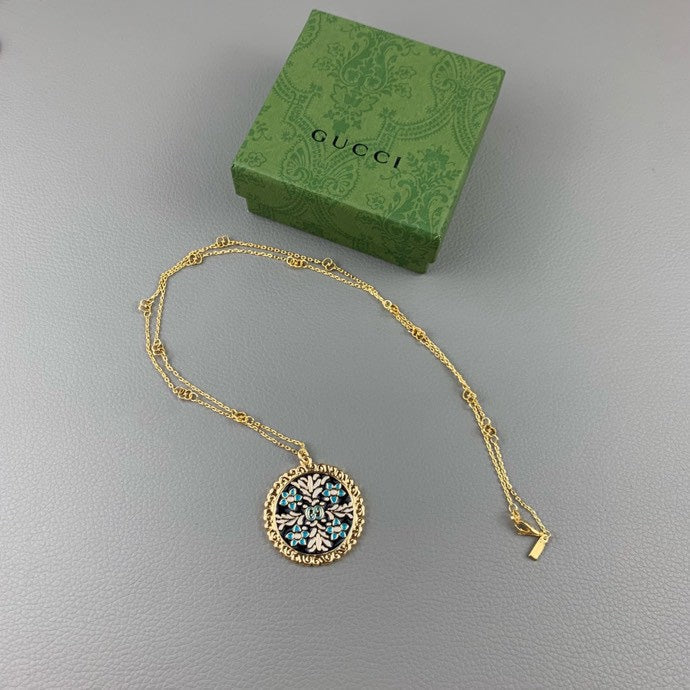 18K GG Iconic Floral Pendant Necklace