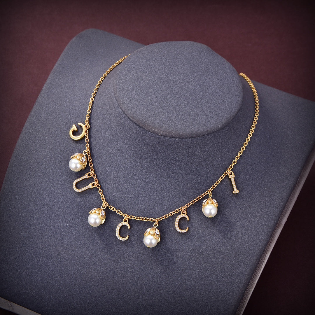 18K GG Logo Plaque Embellished Pearl Necklace
