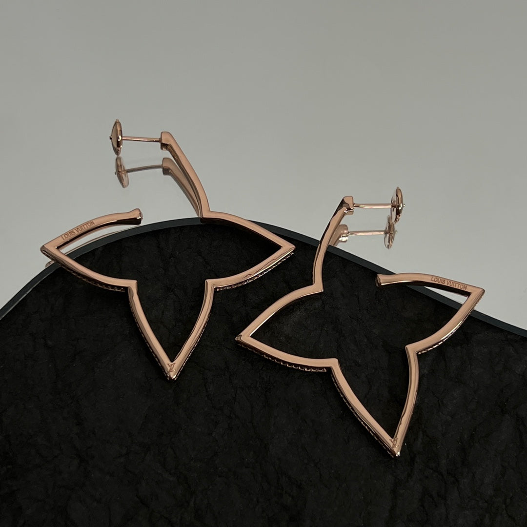 18K Louis Debuts Blossom Earrings