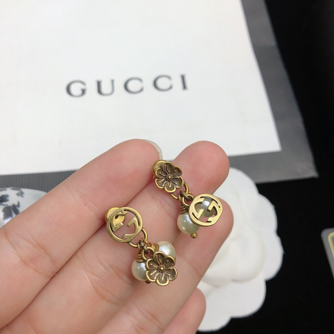 18K GG Flower & Pearl Pendant Earrings