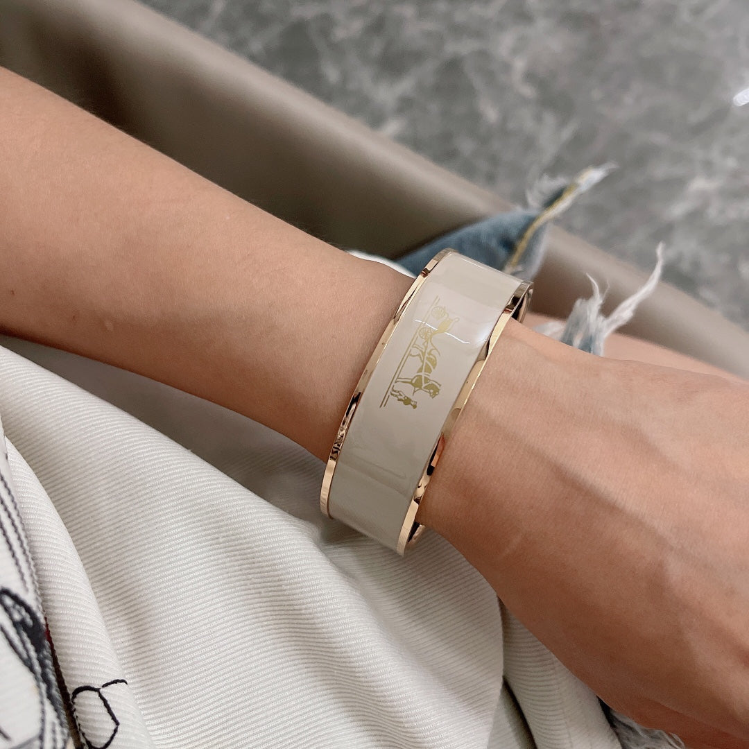 18K Enamel Cal¡§¡§che Wide Bangle H Bracelet