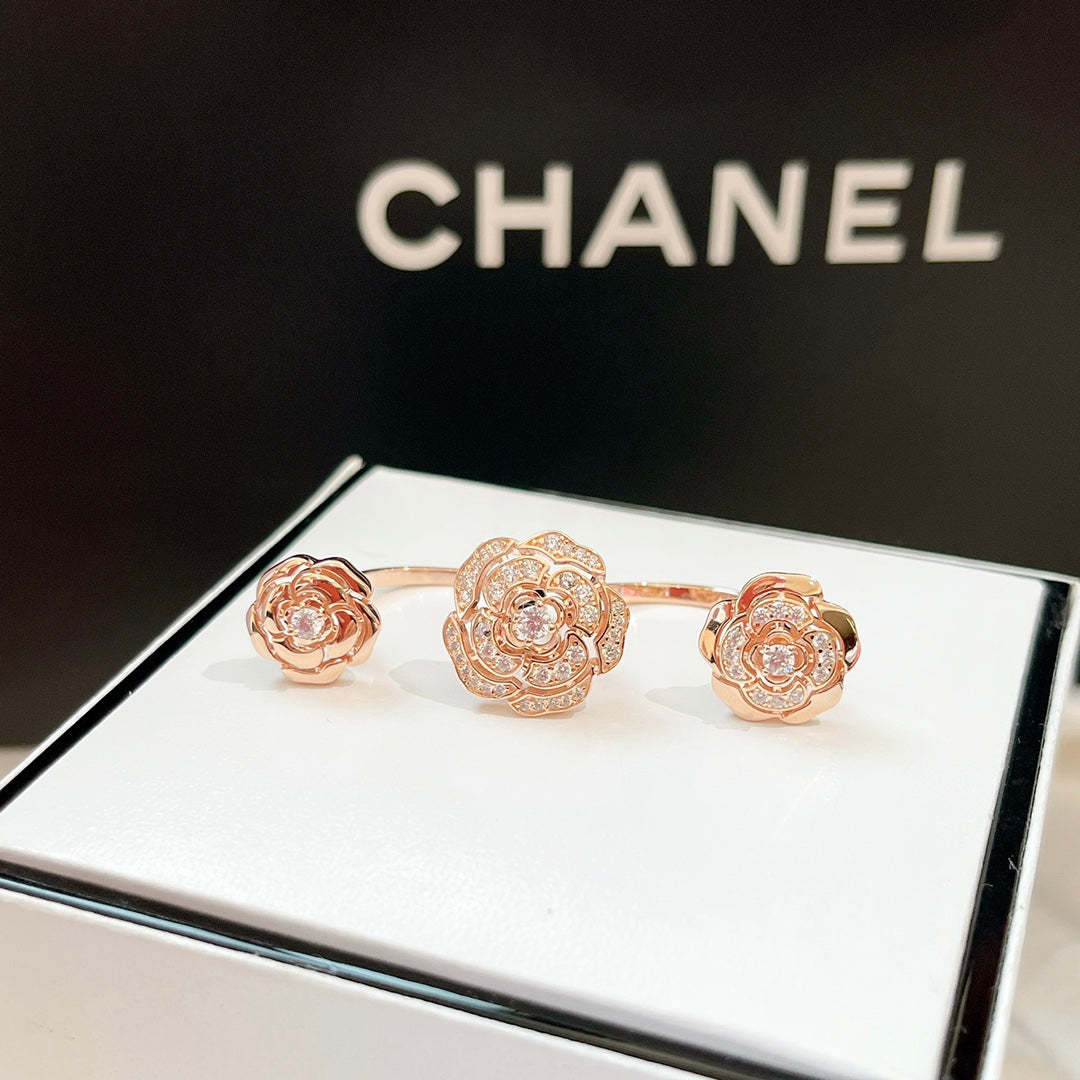 18K CC Extrait De Cam¡§|lia Transformable Ring