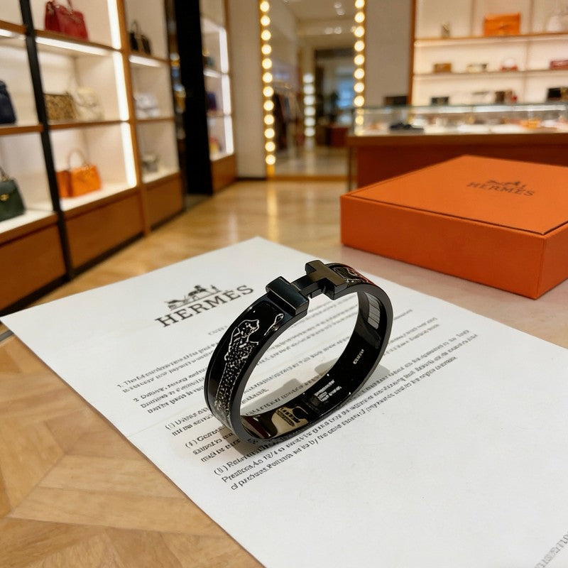 18K Clic HH Black Color Bracelet